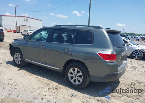 2013 Toyota Highlander Base Plus z USA, uszkodzony, nr VIN 5TDZA3EH4DS043215